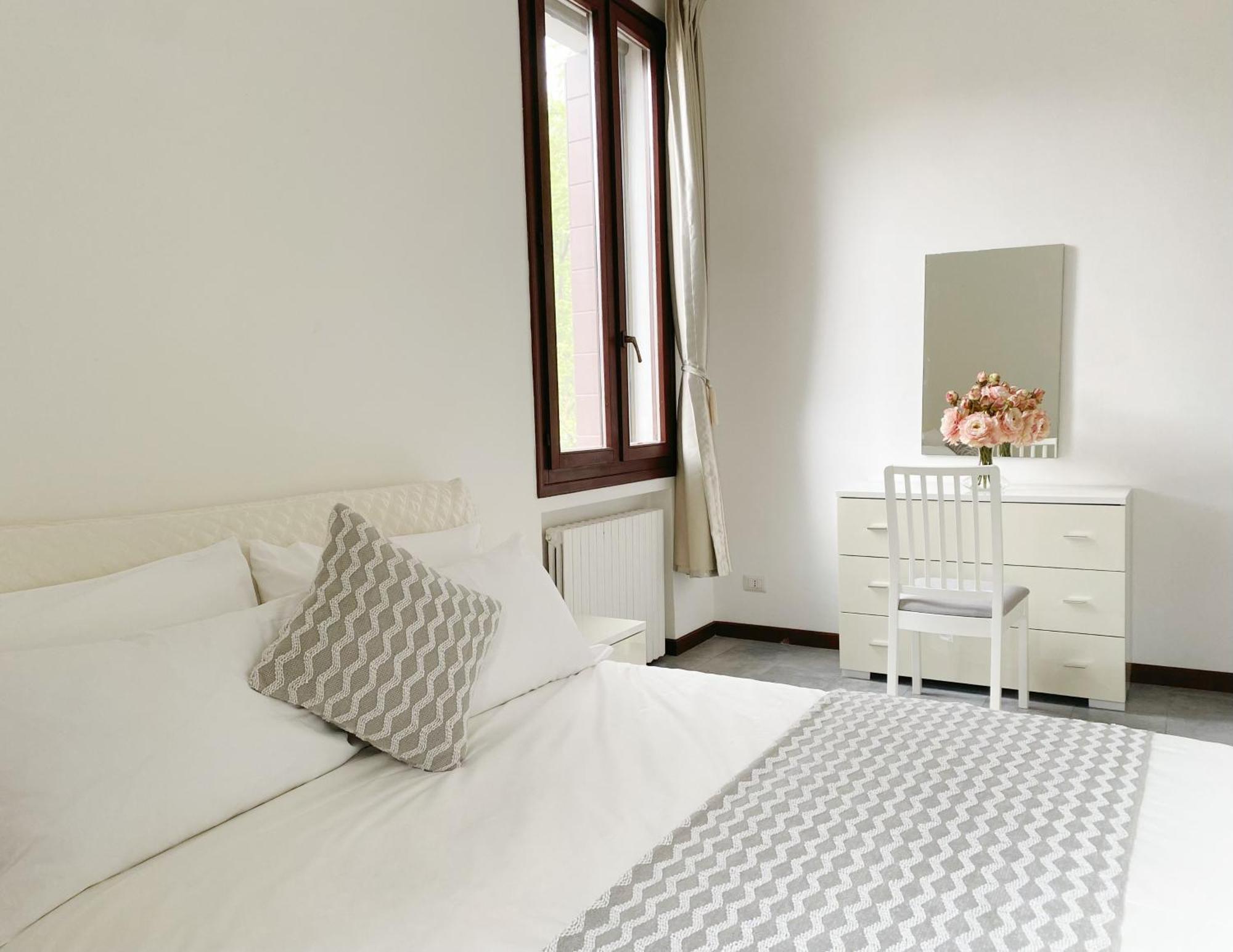 Gris Apartment: Venice Mestre Exterior photo