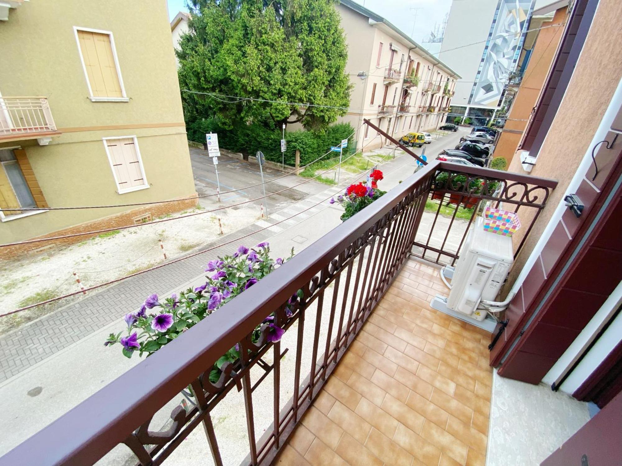 Gris Apartment: Venice Mestre Exterior photo